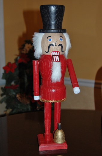 Illustration for article titled Meet Fernando Alonso, the Human Nutcracker